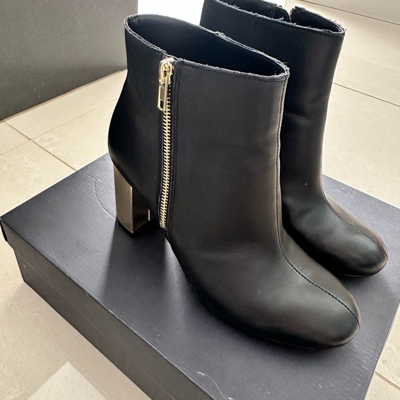 Lord & Taylor Exelda Heels size 37.5 - Picture 4 of 6